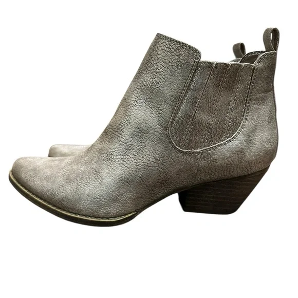 Very Volatile Gold Metallic Western Motivate Heeled Ankle Bootie - Picture 9 of 11